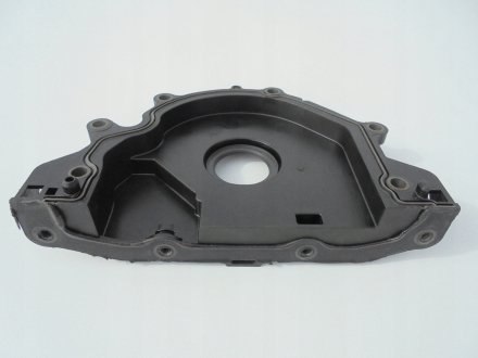 Крышка мотора передняя audi a1 a3 a4 a5 a6, q3 q5, skoda octavia 3 golf 2.0 VAG 04L103151A